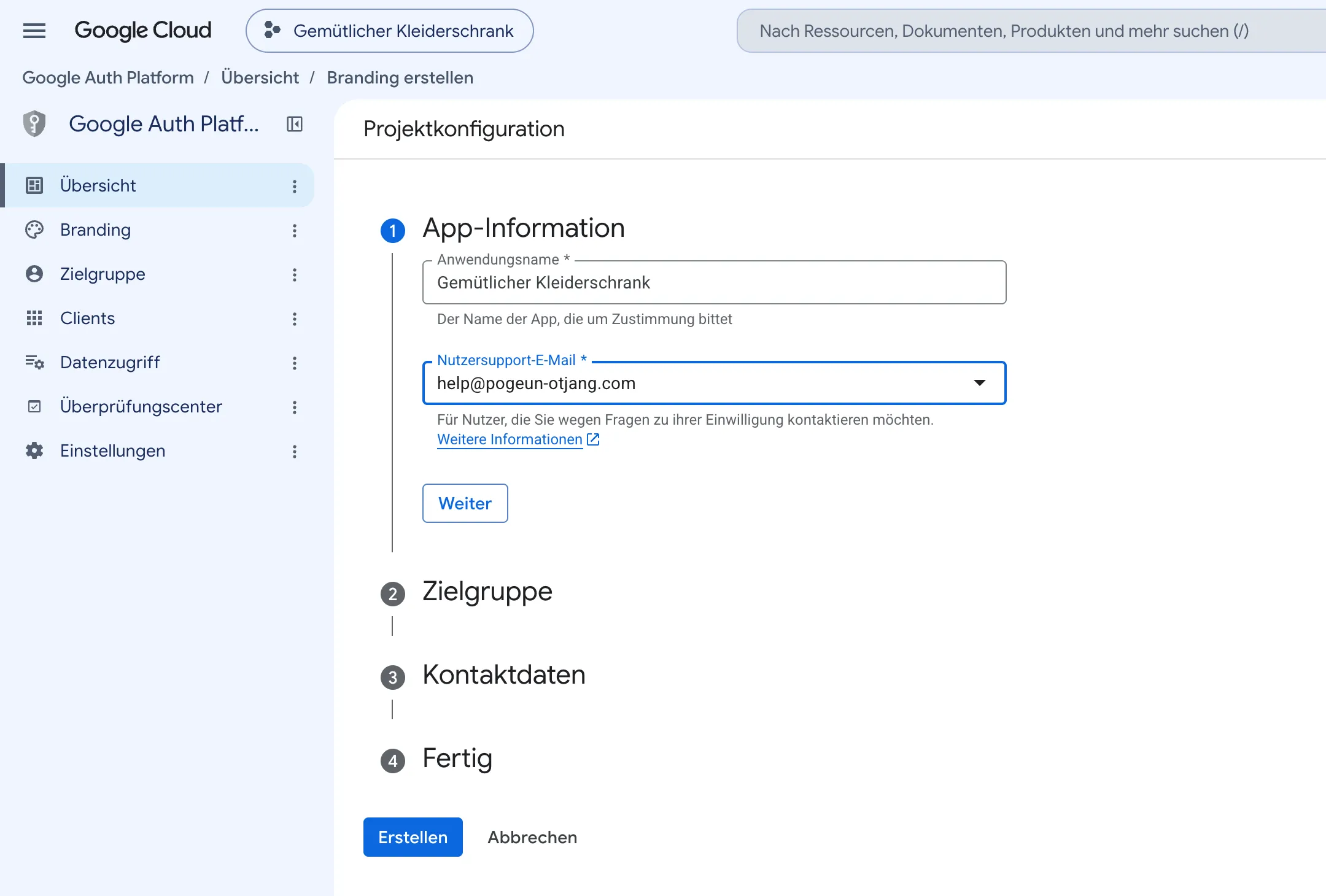 Schritt 1 App-Information der Projektkonfiguration. Als Anwendungsname steht „Gemütlicher Kleiderschrank“ da, die Nutzersupport-E-Mail ist ausgefüllt