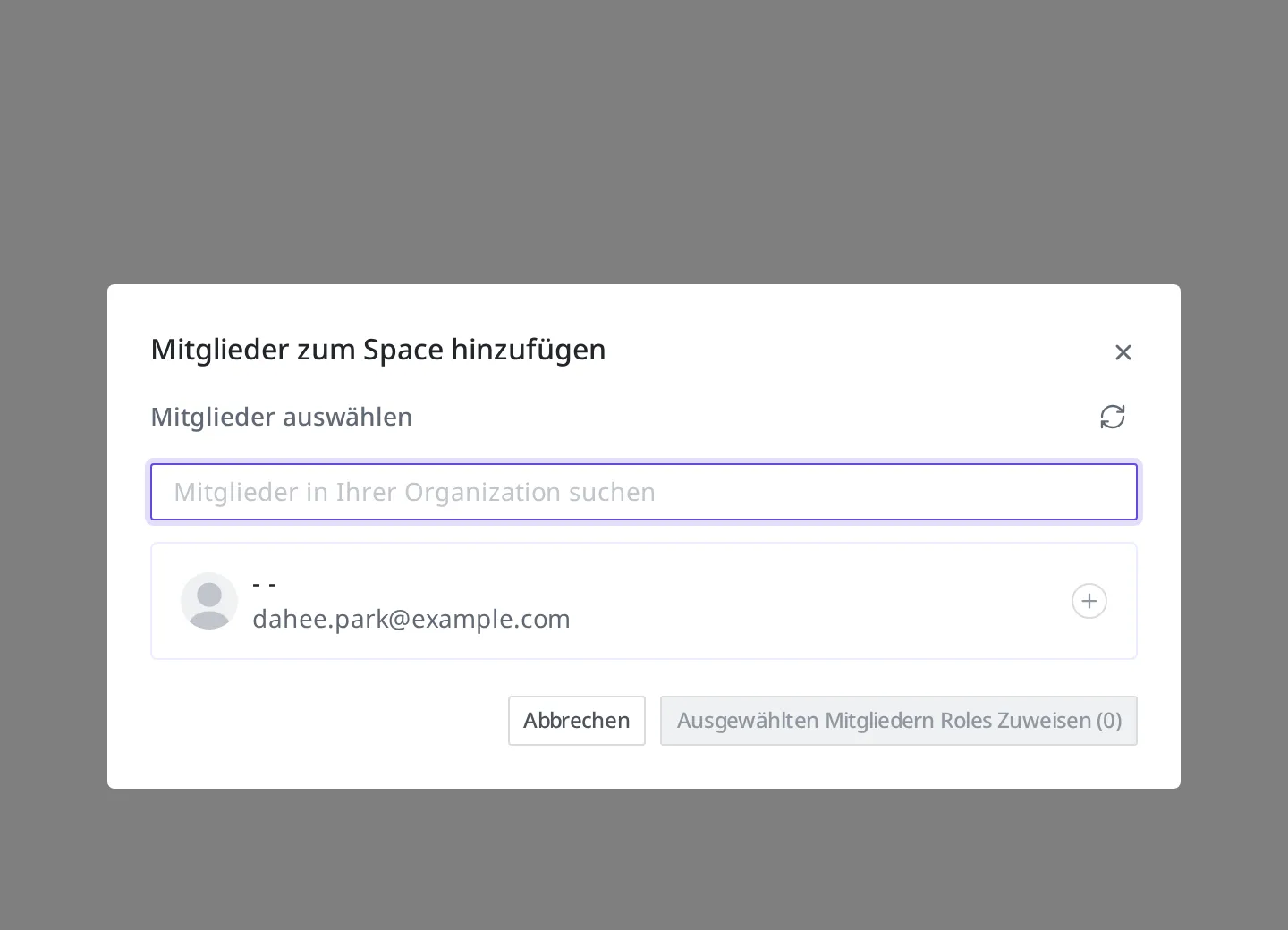 Der Dialog zum Hinzufügen eines Members zum Space. Auf dem Mitglieder auswählen-Bildschirm können Sie innerhalb der Organization nach einem Member suchen, und dahee.park@example.com wird als auswählbarer Eintrag angezeigt