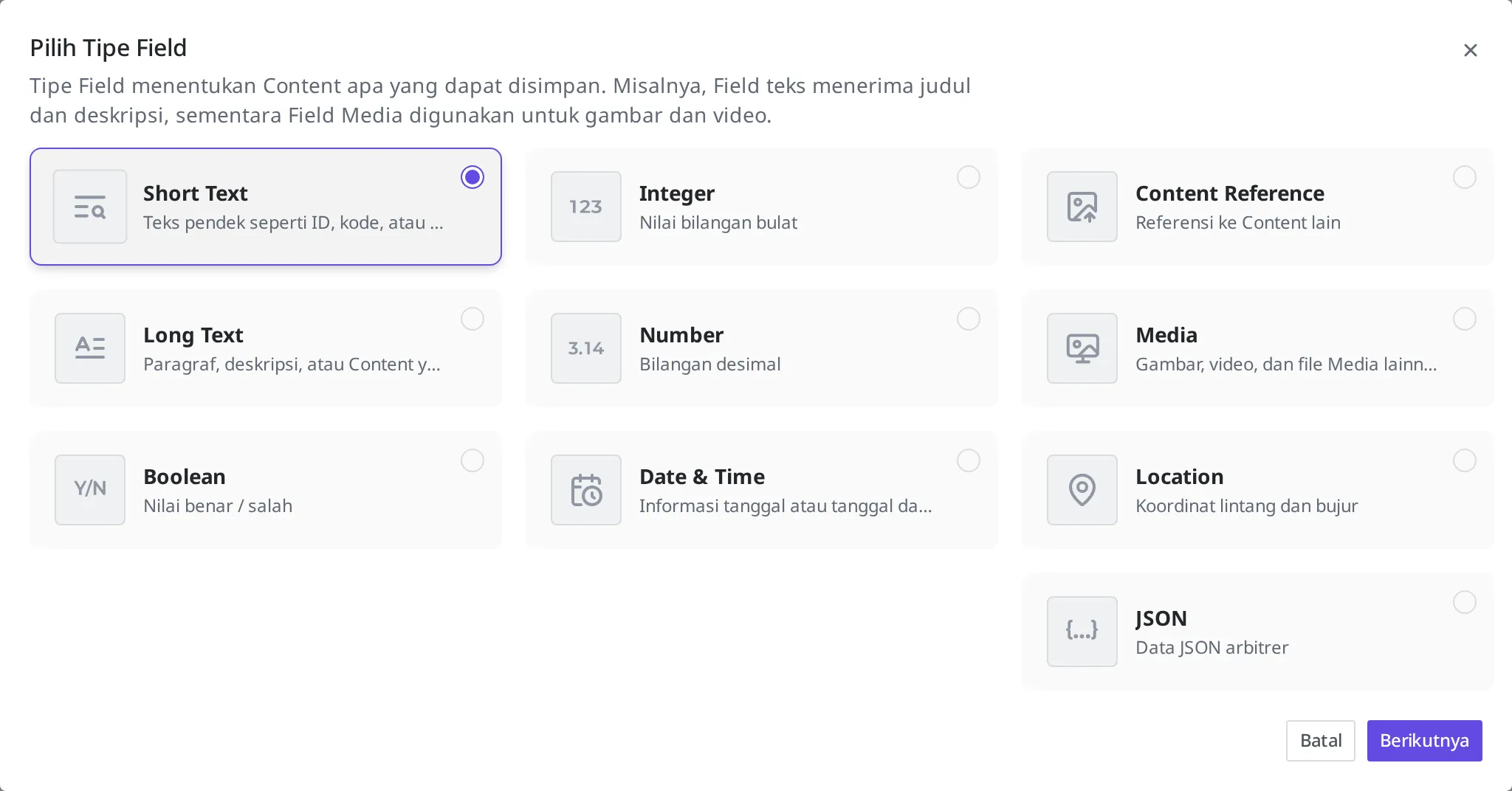 Layar pemilihan tipe Field. Kartu Short Text terpilih dan di kanan bawah terdapat tombol "Berikutnya"